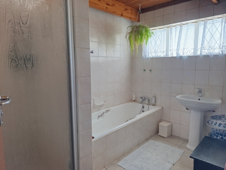 4 Bedroom Property for Sale in Fichardt Park Free State